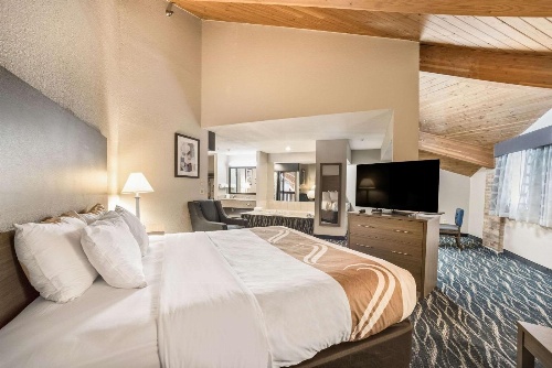 Quality Inn Effingham image 3