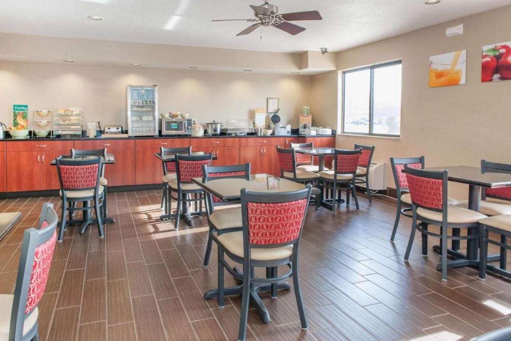 Quality Inn Effingham Image 35