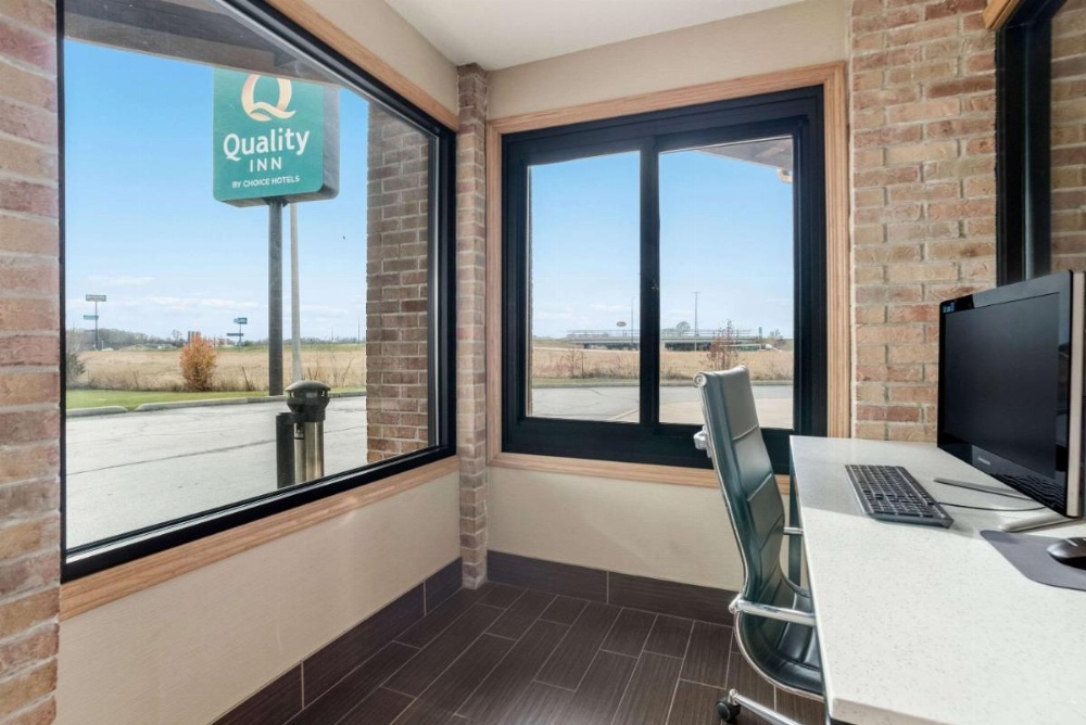 Quality Inn Effingham Image 37