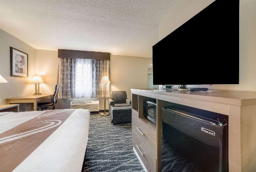 Quality Inn Effingham image 4
