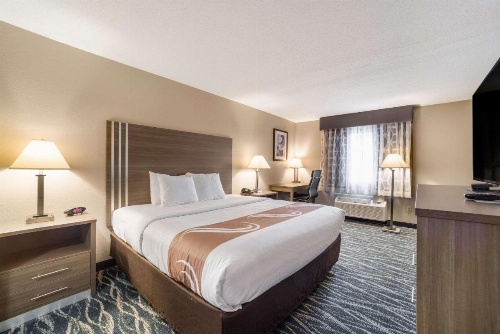 Quality Inn Effingham image 6