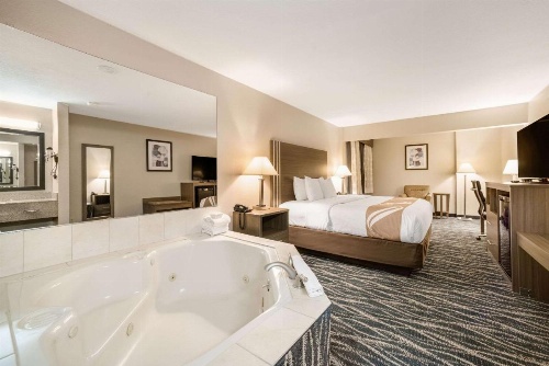 Quality Inn Effingham image 9